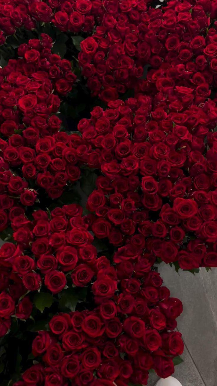 Corporate meeting room with carefully timed floral arrangements that maintain elegance throughout business hours